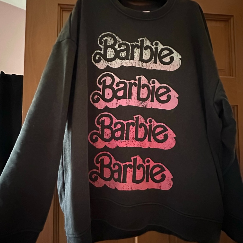 Dark grey/Pink Ombré Barbie logo crew neck